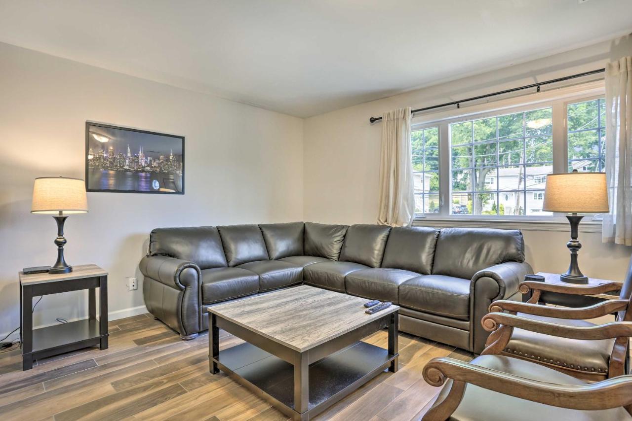 Ideally Located Glen Cove Apartment! Екстер'єр фото