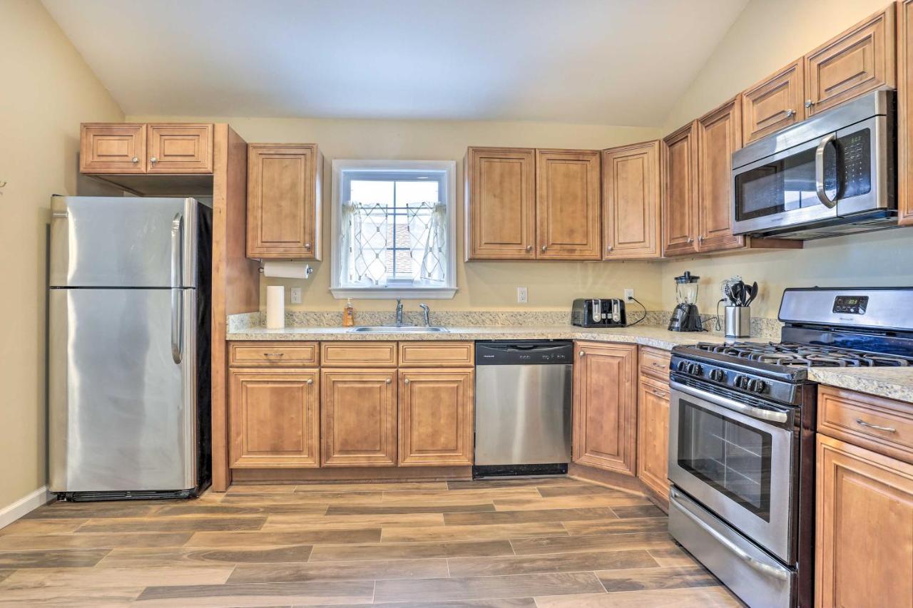 Ideally Located Glen Cove Apartment! Екстер'єр фото