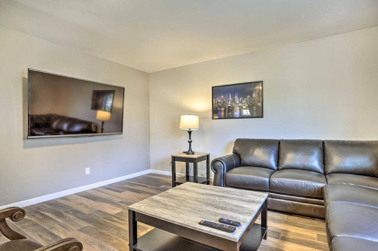 Ideally Located Glen Cove Apartment! Екстер'єр фото